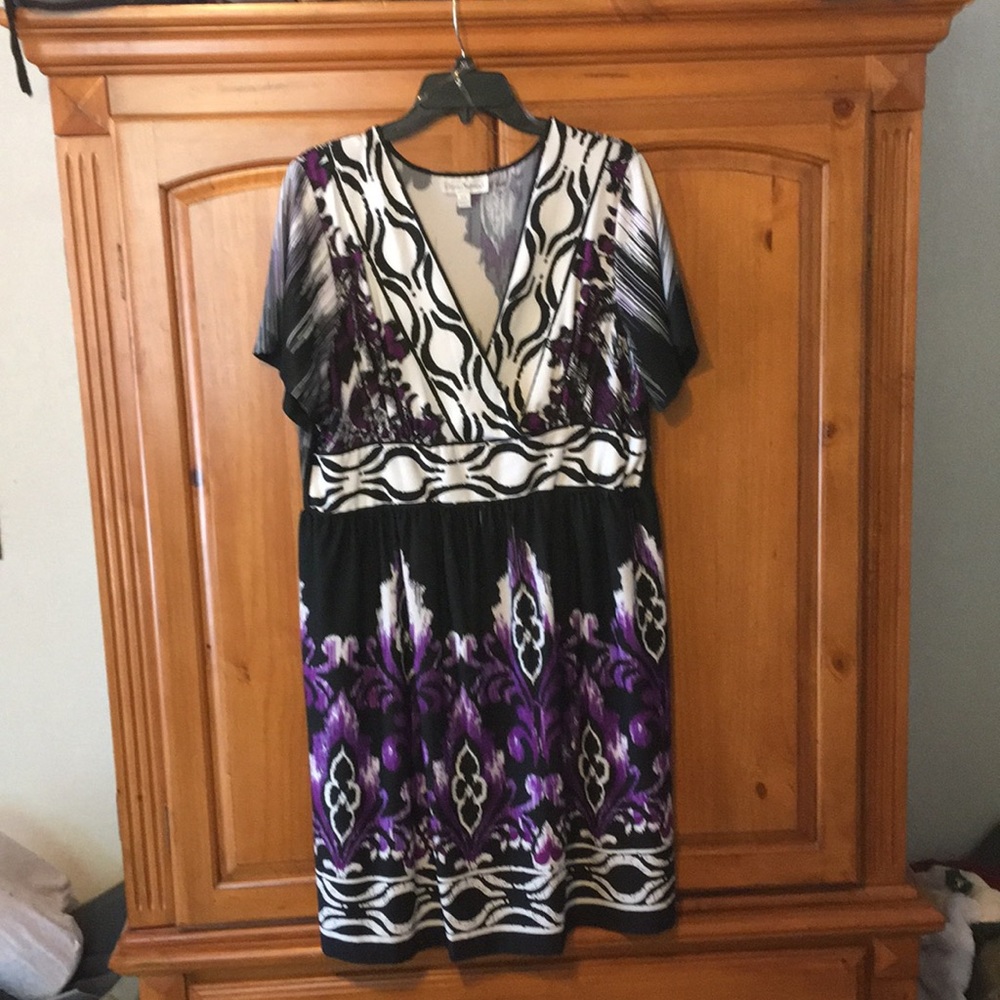 Gorgeous 18W v neck dress EUC
